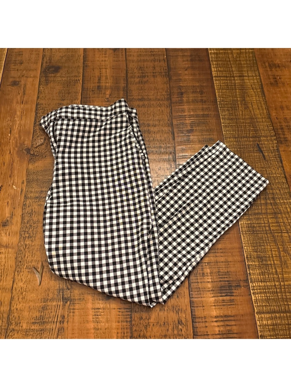 Court & Rowe flat front black & white plaid women’s size 4